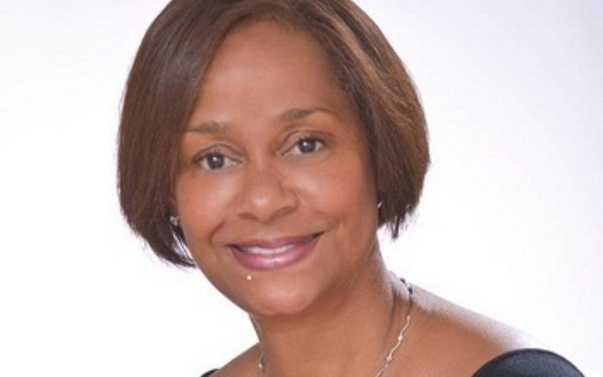 Dr Lisa Ross BHM